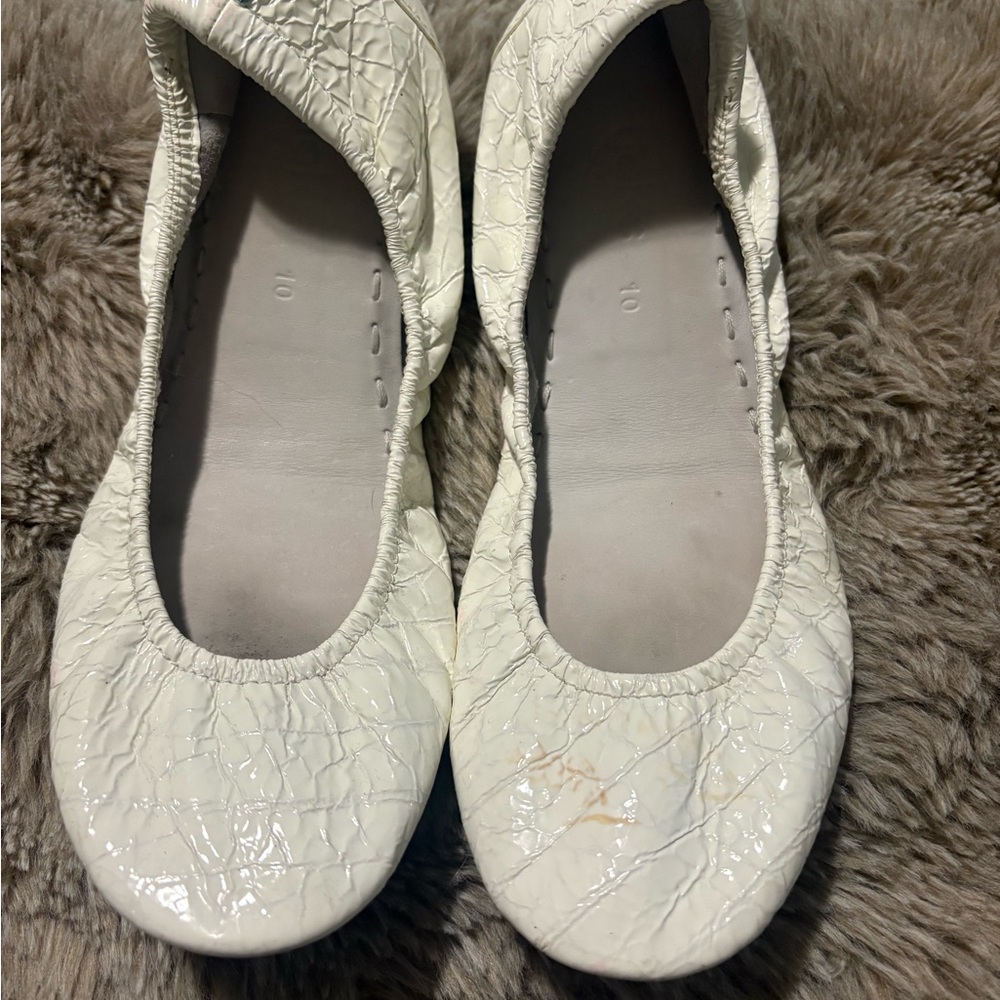 Turks White Women's Flats